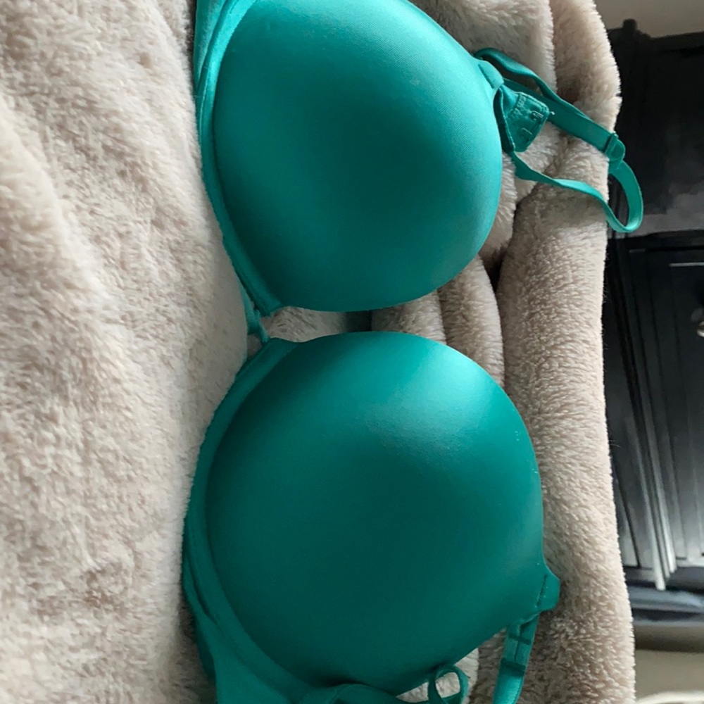 COPY - Victoria’s Secret bombshell bra